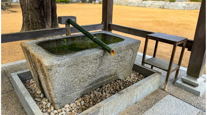 破磐神社 われ岩