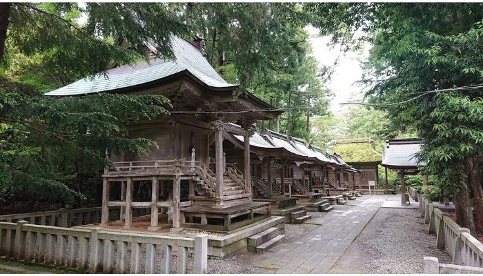 弥彦神社なぜ有名