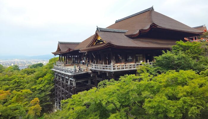 清水寺飛び降りる