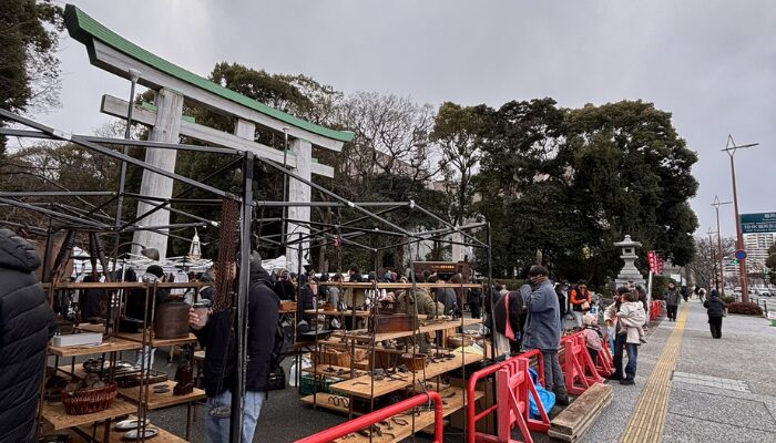 護国神社 蚤の市