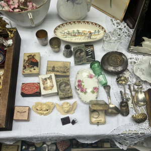 護国神社 蚤の市